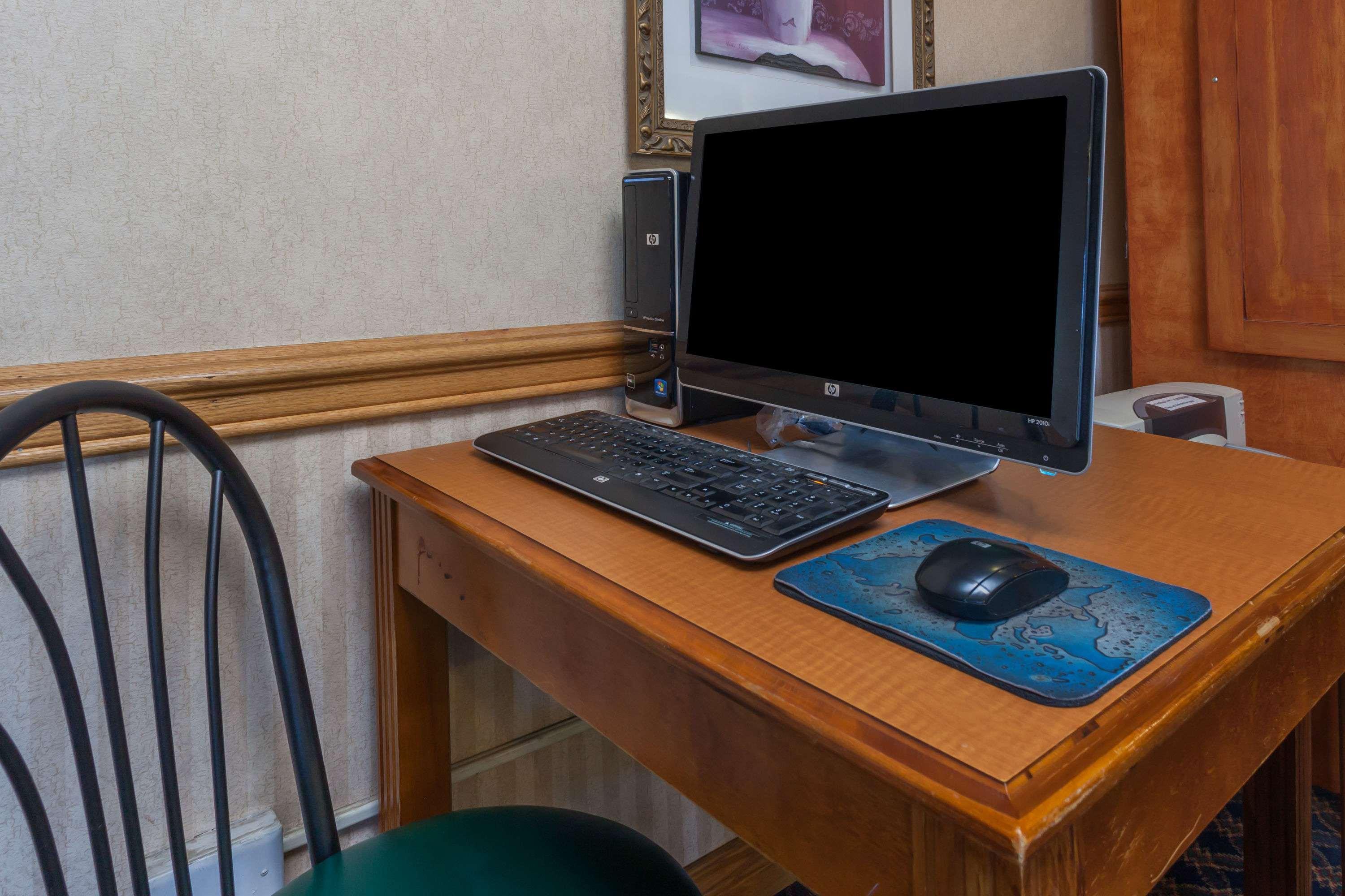 American Inn & Suites Дънди Екстериор снимка