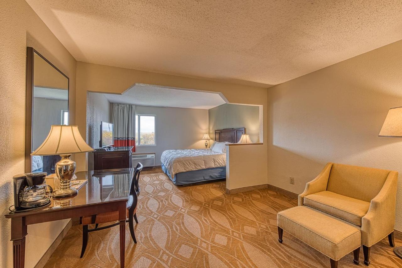 American Inn & Suites Дънди Екстериор снимка