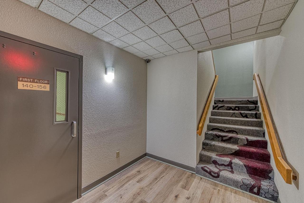 American Inn & Suites Дънди Екстериор снимка