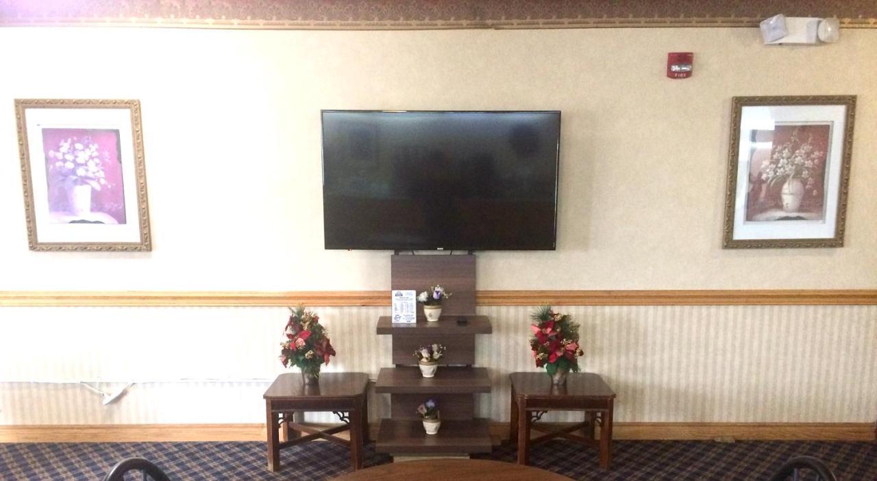 American Inn & Suites Дънди Екстериор снимка